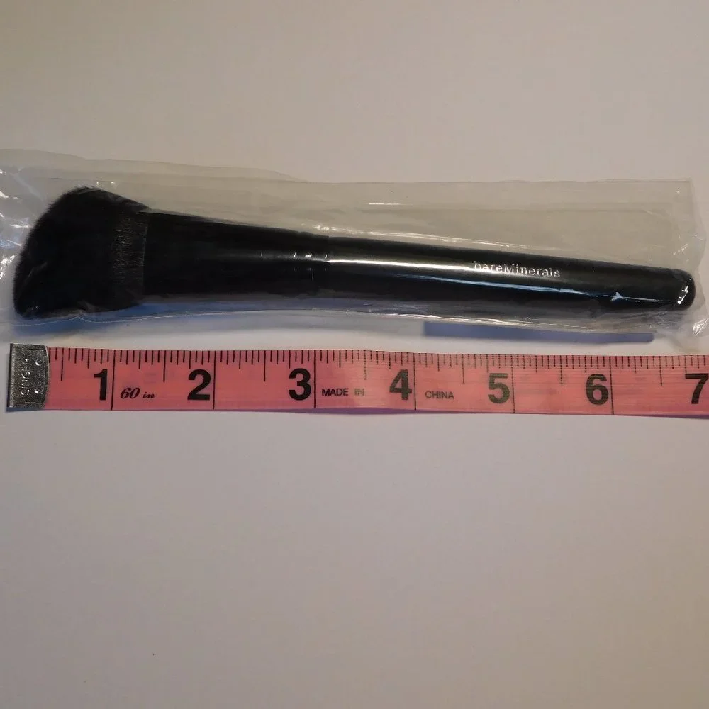 New With Tags -  NWT Bare Minerals Blooming Blush Brush